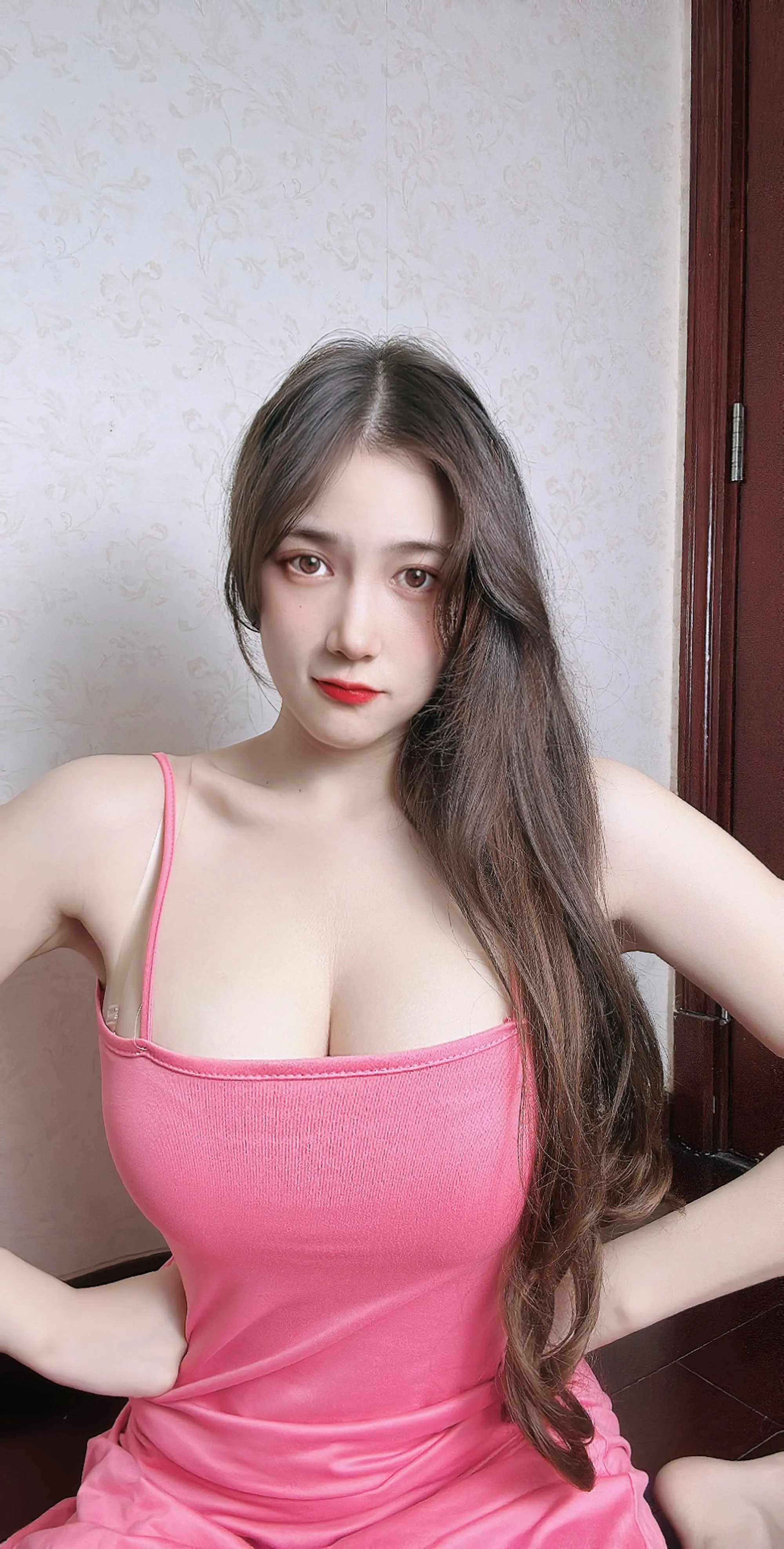 NO.024 可可西yyy – 微密圈系列 粉红吊带裙 [21P]插图5